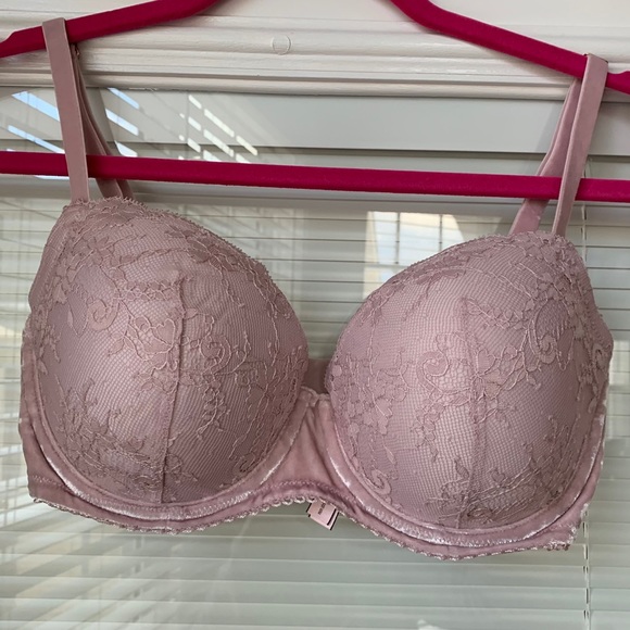 Victoria's Secret Blush Pink Velvet/Lace Bra NWOT - Picture 1 of 11